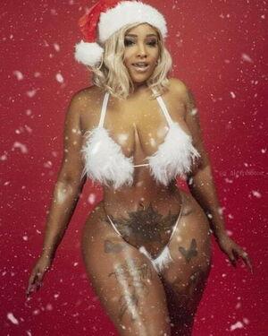 MsNikiarenee photo 9