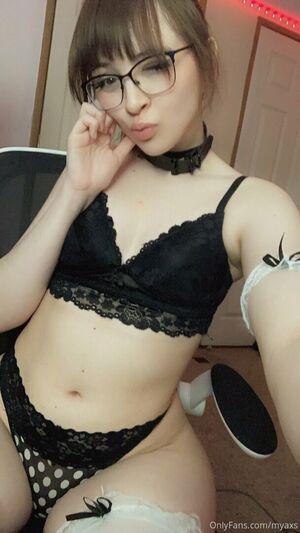 MyaXS photo 129