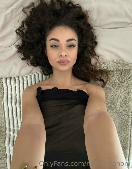 Naomi Vignomi photo 92