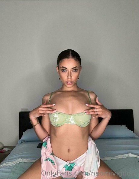 Naomi Vignomi photo 103