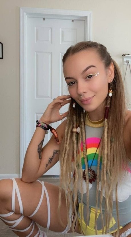 Naomiswann photo 112