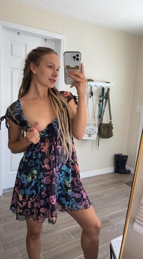 Naomiswann photo 134