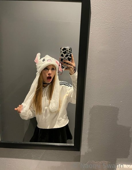 Naomiswann photo 154