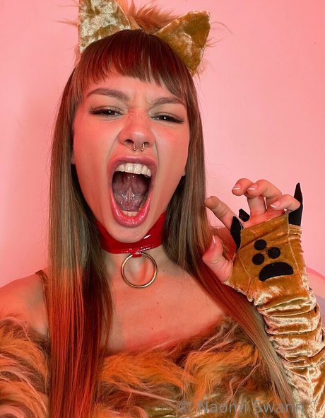 Naomiswann photo 157