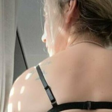 NatalieHanby photo 10