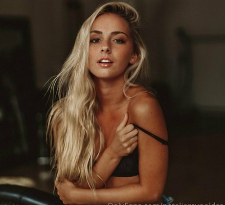 Nataliereynoldss photo 3