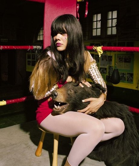 Natasha Khan photo 15