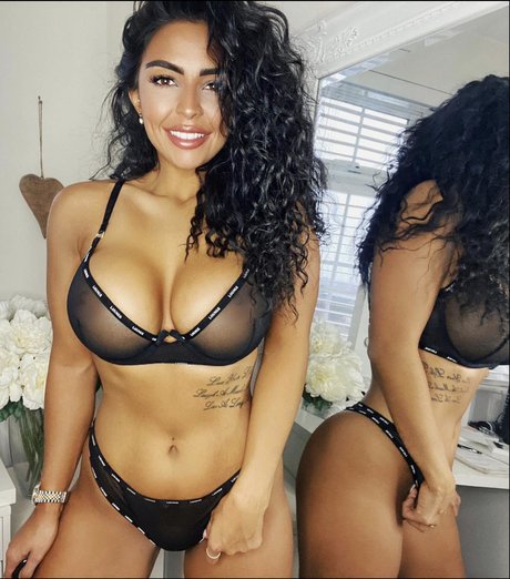 Natasha Sandhu photo 4