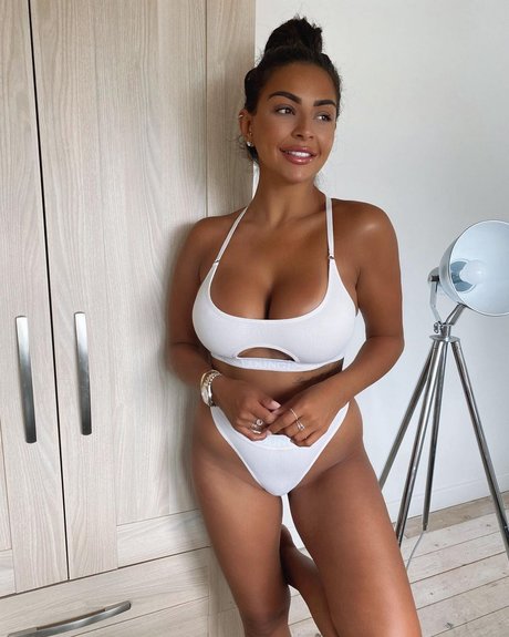 Natasha Sandhu photo 23