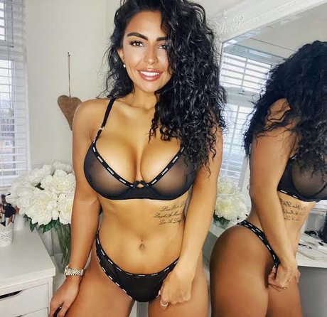 Natasha Sandhu photo 31