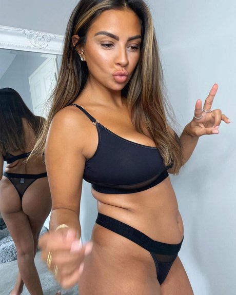 Natasha Sandhu photo 40