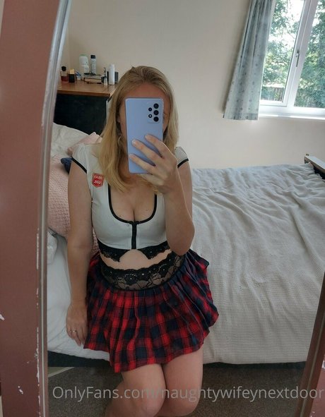 Naughtywifeynextdoor photo 15