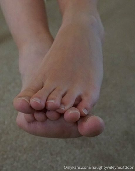 Naughtywifeynextdoor photo 21