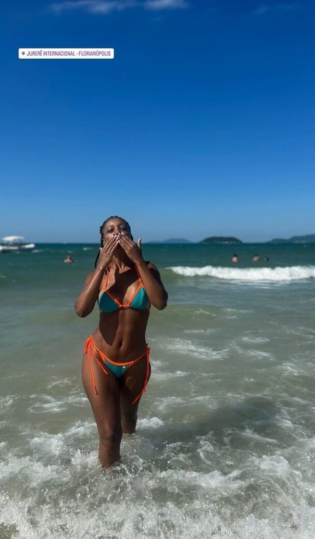 Negra Li photo 4
