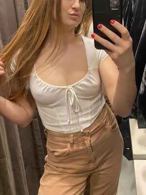 Nelly Van Der Woodsen photo 34