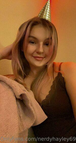 nerdyhayley69 photo 18