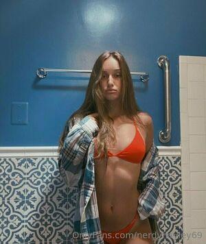 nerdyhayley69 photo 149
