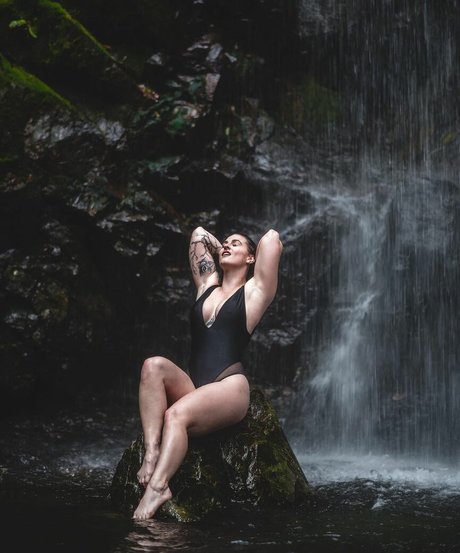 Nerdypeachbabe photo 12
