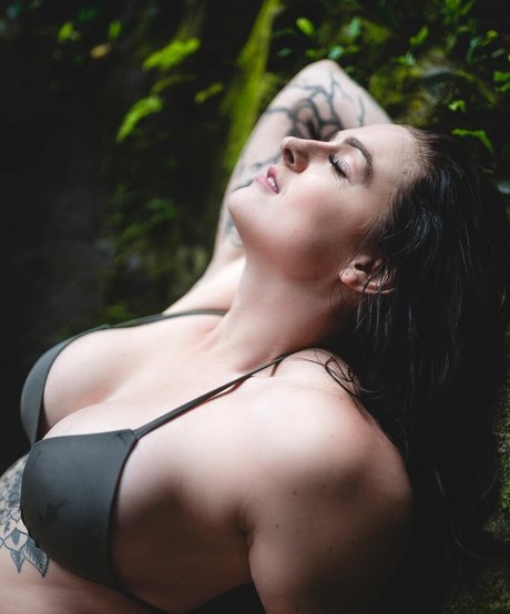 Nerdypeachbabe photo 13