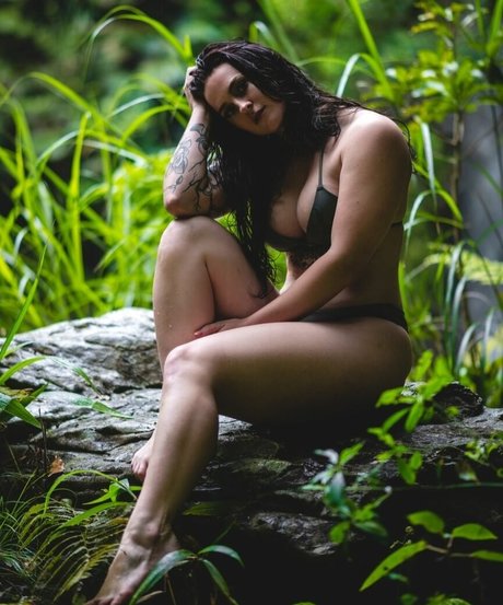 Profile photo of Nerdypeachbabe
