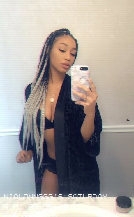 Nia Simone photo 12