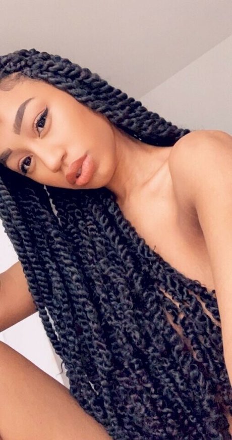 Nia Simone photo 27