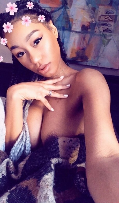 Nia Simone photo 50