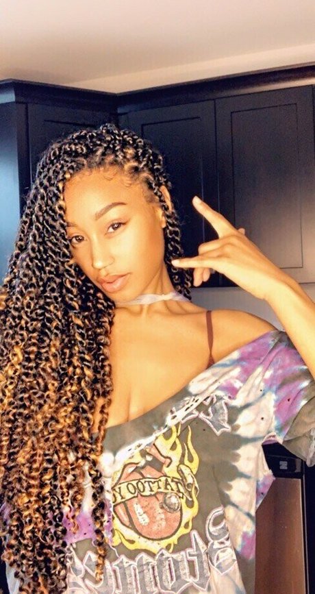 Nia Simone photo 69