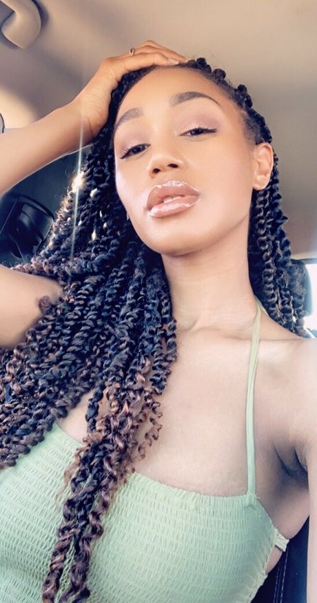 Nia Simone photo 78