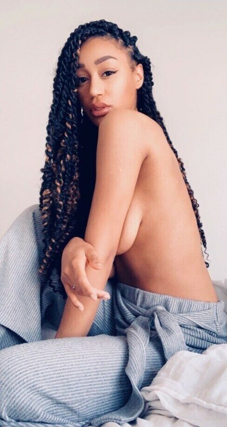 Nia Simone photo 79
