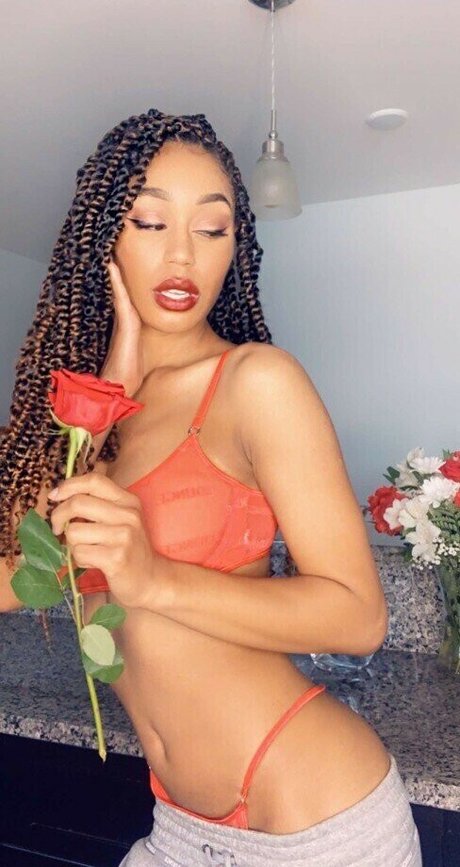 Nia Simone photo 80