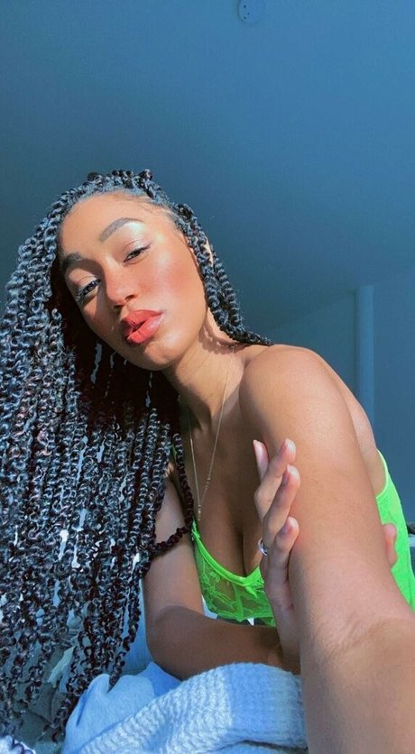 Nia Simone photo 84
