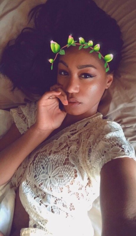Nia Simone photo 95