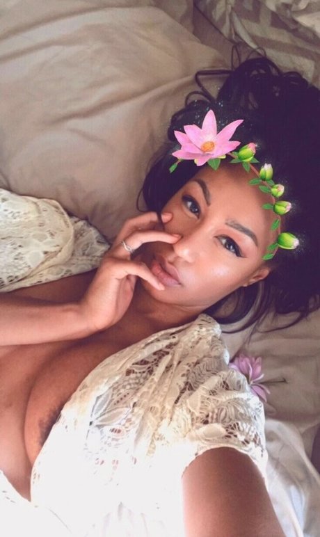Nia Simone photo 96