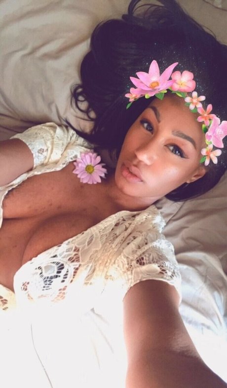 Nia Simone photo 97