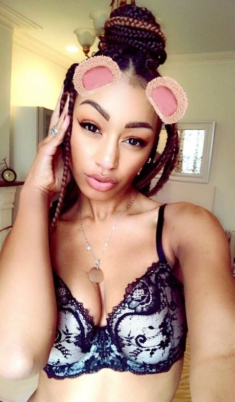 Nia Simone photo 99