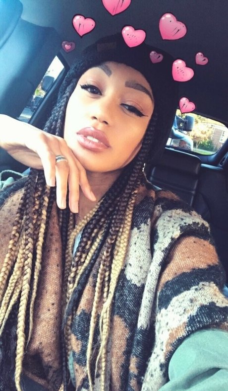 Nia Simone photo 104