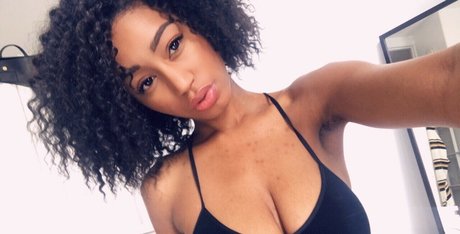 Nia Simone photo 115