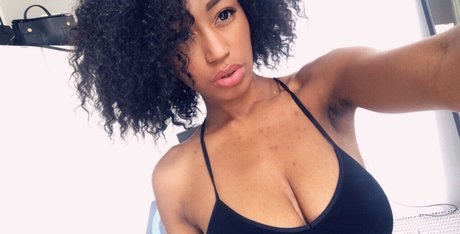 Nia Simone photo 116