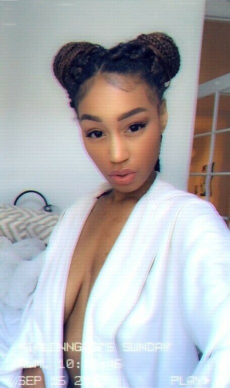 Nia Simone photo 131