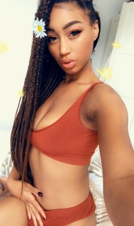 Nia Simone photo 135