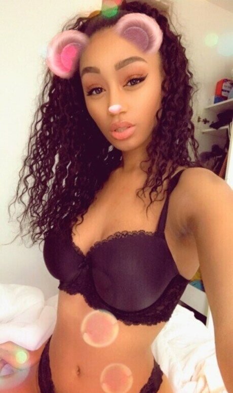 Nia Simone photo 140