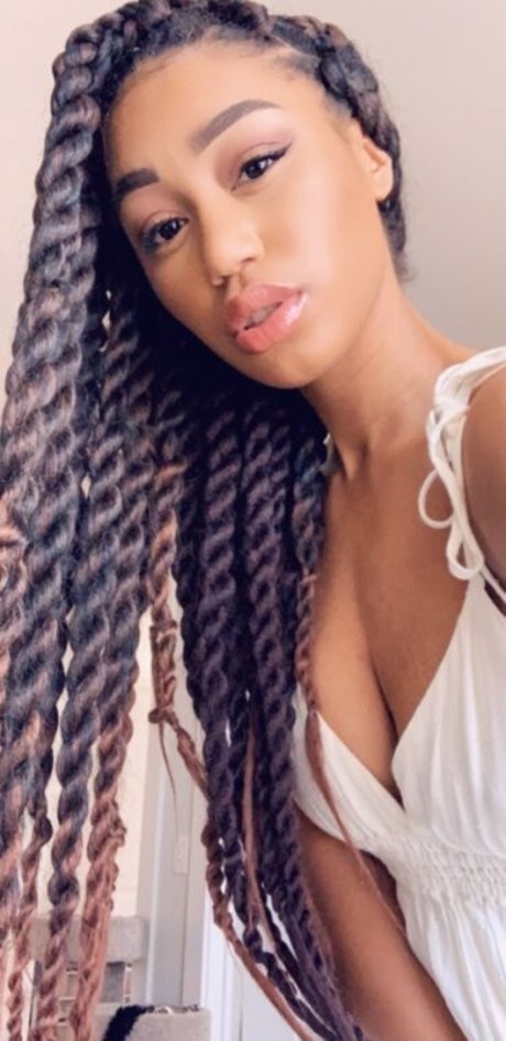 Nia Simone photo 141