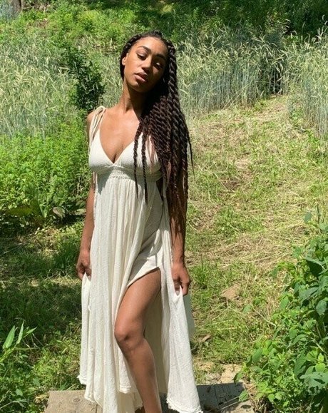 Nia Simone photo 143