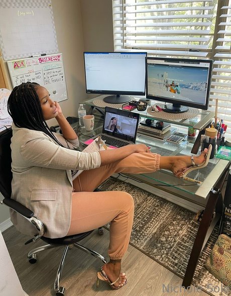 Nichole Sole photo 23