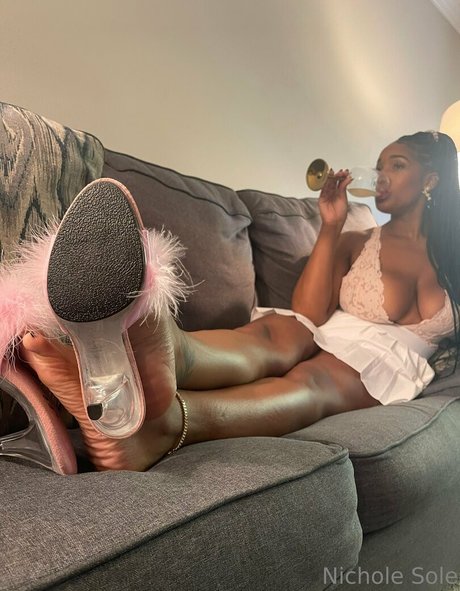 Nichole Sole photo 32