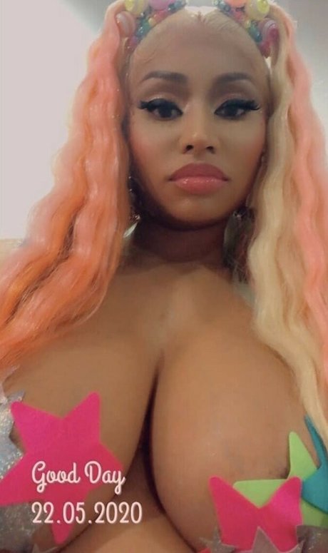 Nicki Minaj photo 5