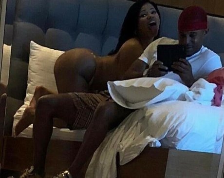 Nicki Minaj photo 6