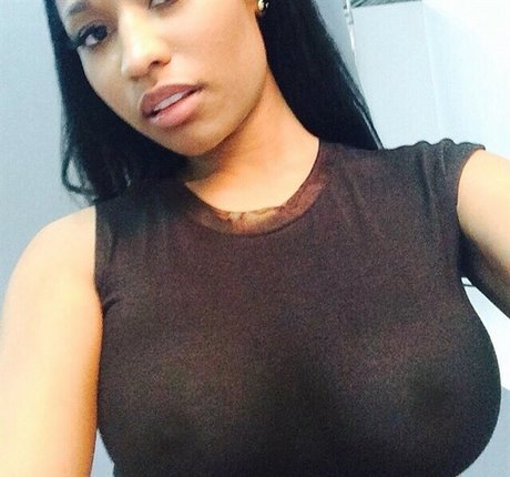 Nicki Minaj photo 27