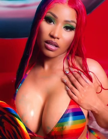 Nicki Minaj photo 37